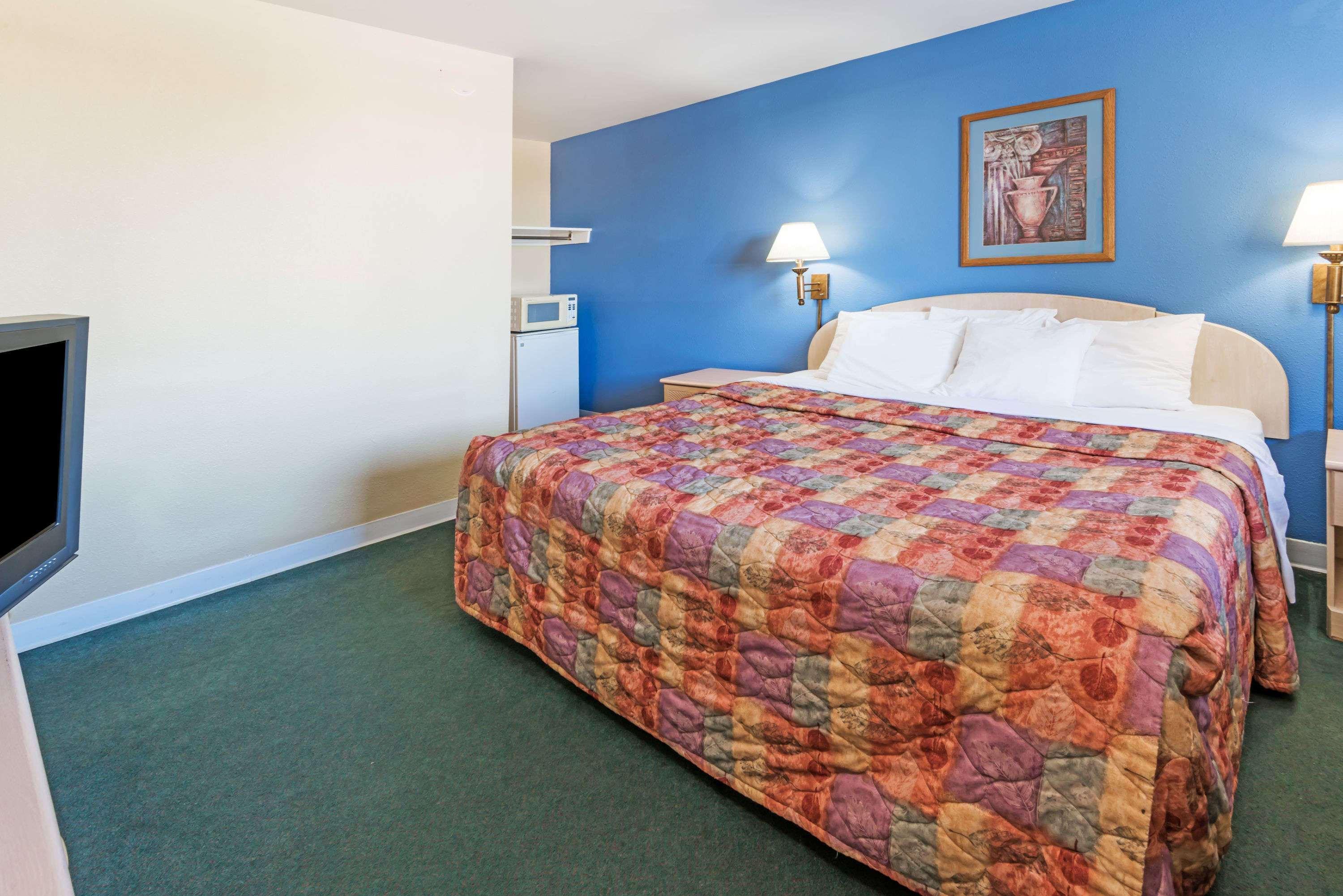 Days Inn By Wyndham Henrietta/Rochester Area Εξωτερικό φωτογραφία