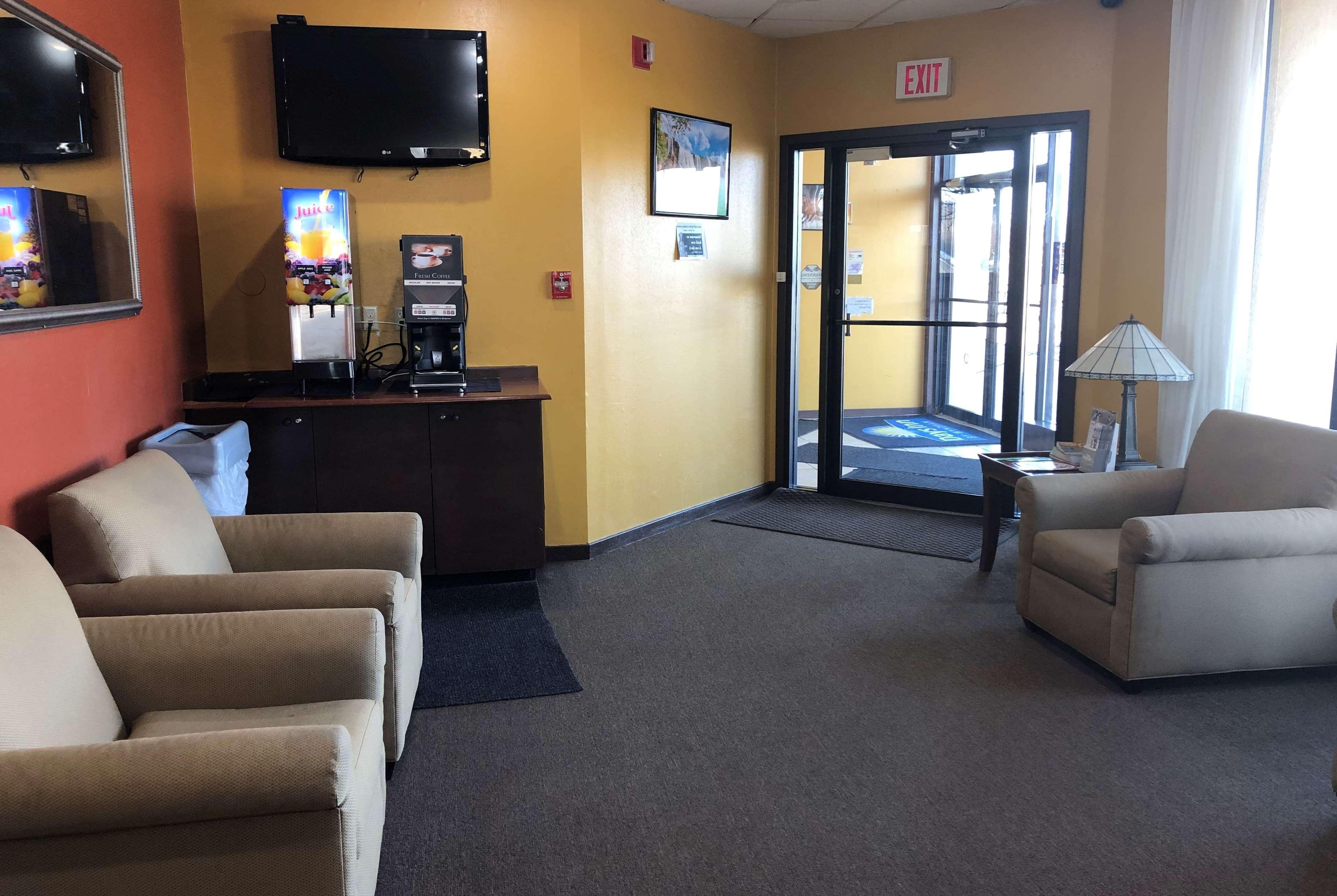Days Inn By Wyndham Henrietta/Rochester Area Εξωτερικό φωτογραφία