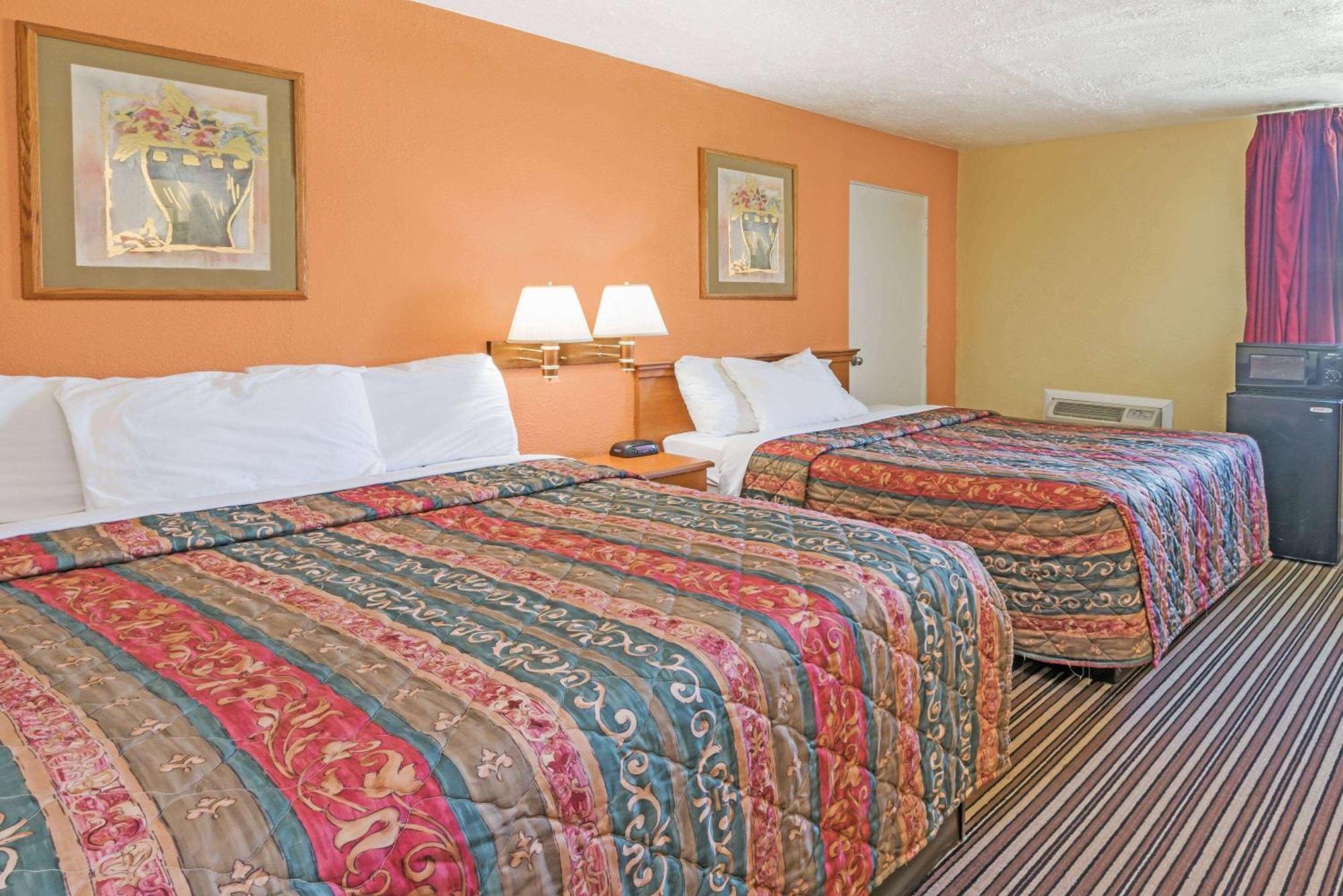 Days Inn By Wyndham Henrietta/Rochester Area Εξωτερικό φωτογραφία